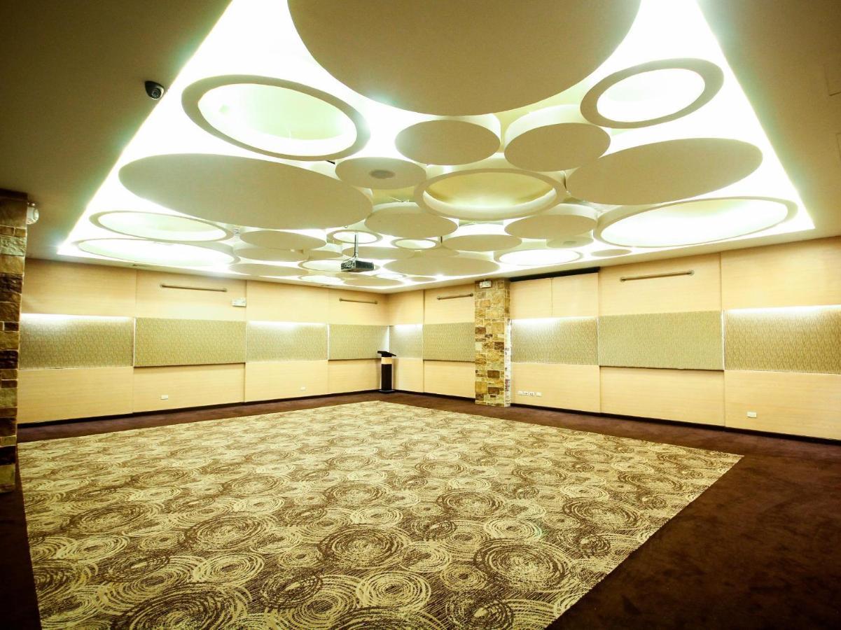 Go Hotels Iloilo Exterior photo
