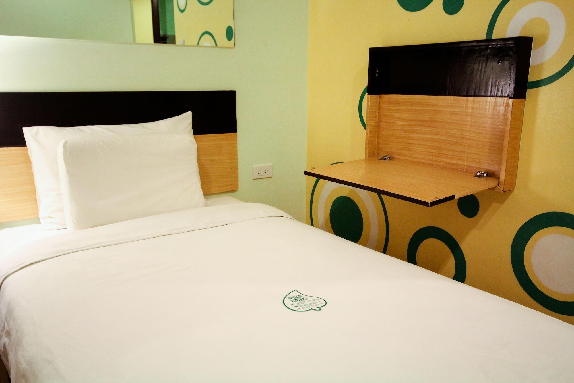 Go Hotels Iloilo Exterior photo