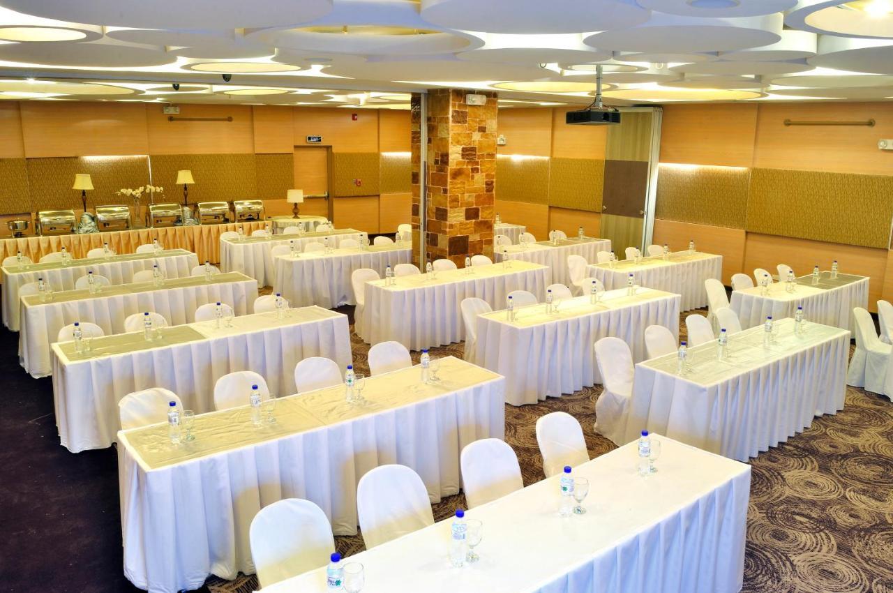 Go Hotels Iloilo Exterior photo