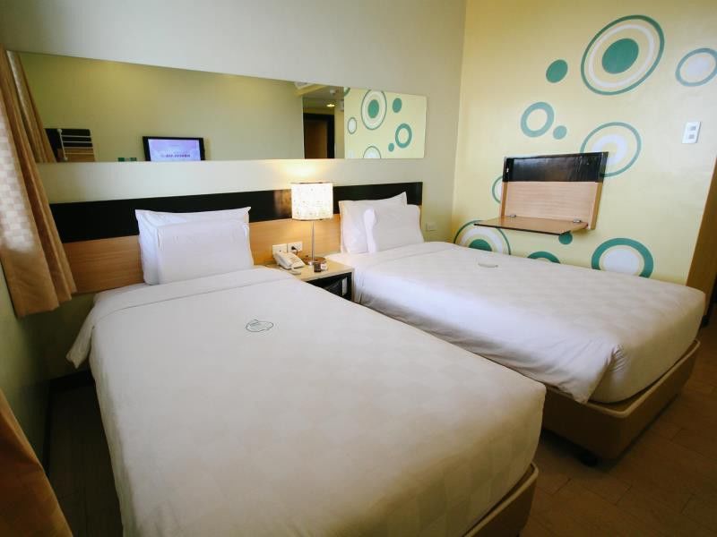 Go Hotels Iloilo Exterior photo