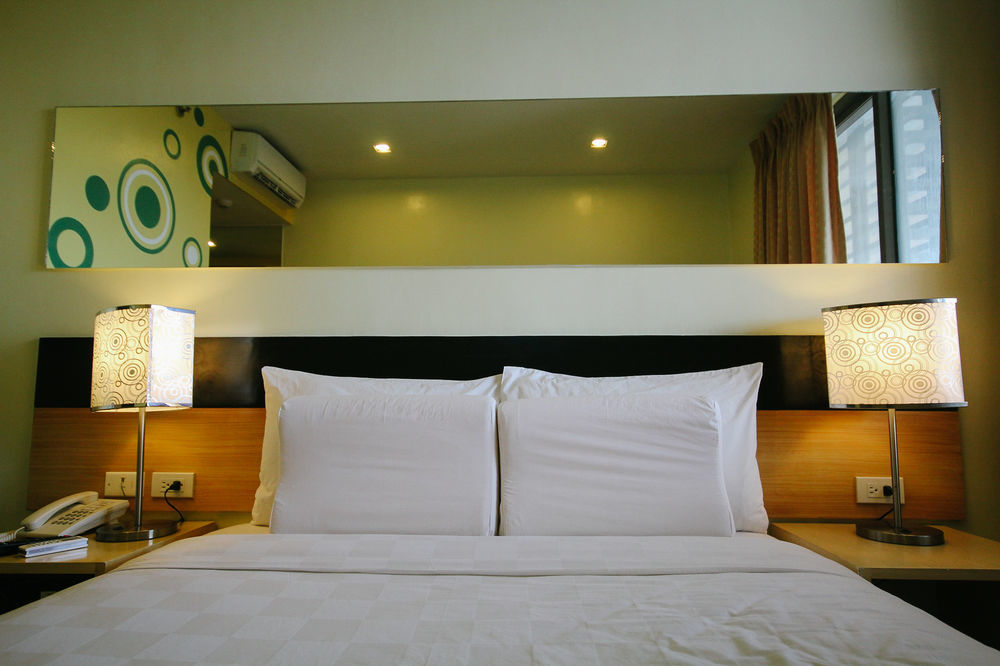 Go Hotels Iloilo Exterior photo